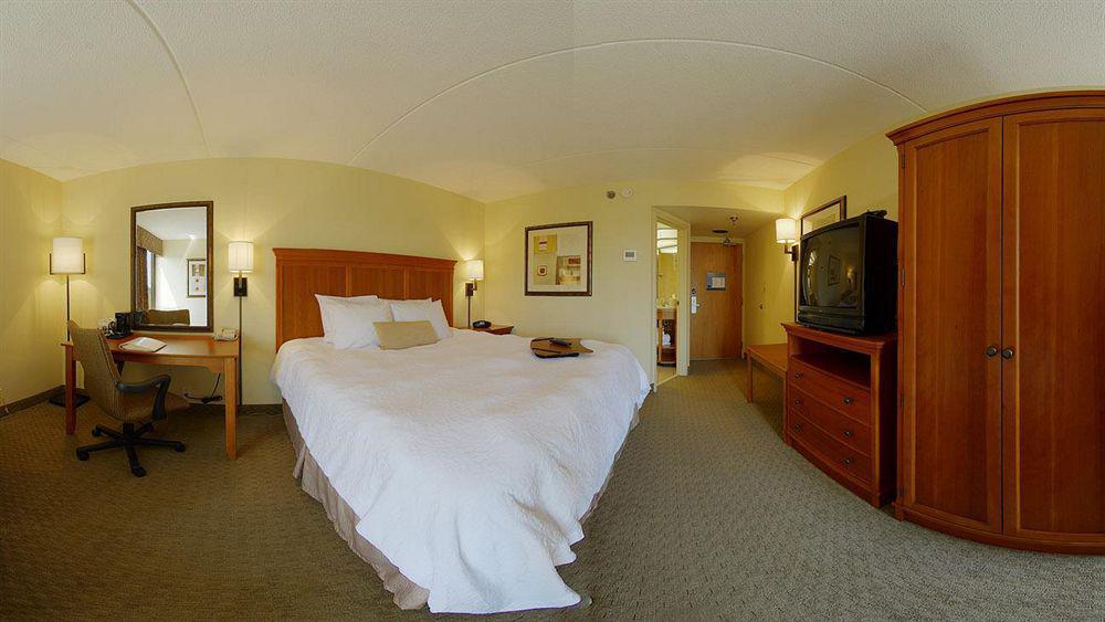 Hampton Inn Norfolk-Naval Base Exterior foto