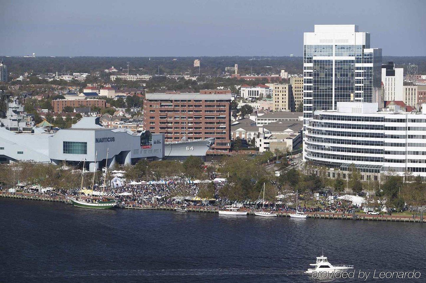Hampton Inn Norfolk-Naval Base Servicios foto